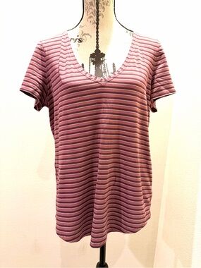 Lululemon Love V-Neck Tee in Mauve and Burgundy Stripe, Sz. 10